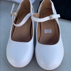 White dressy shoes for girls